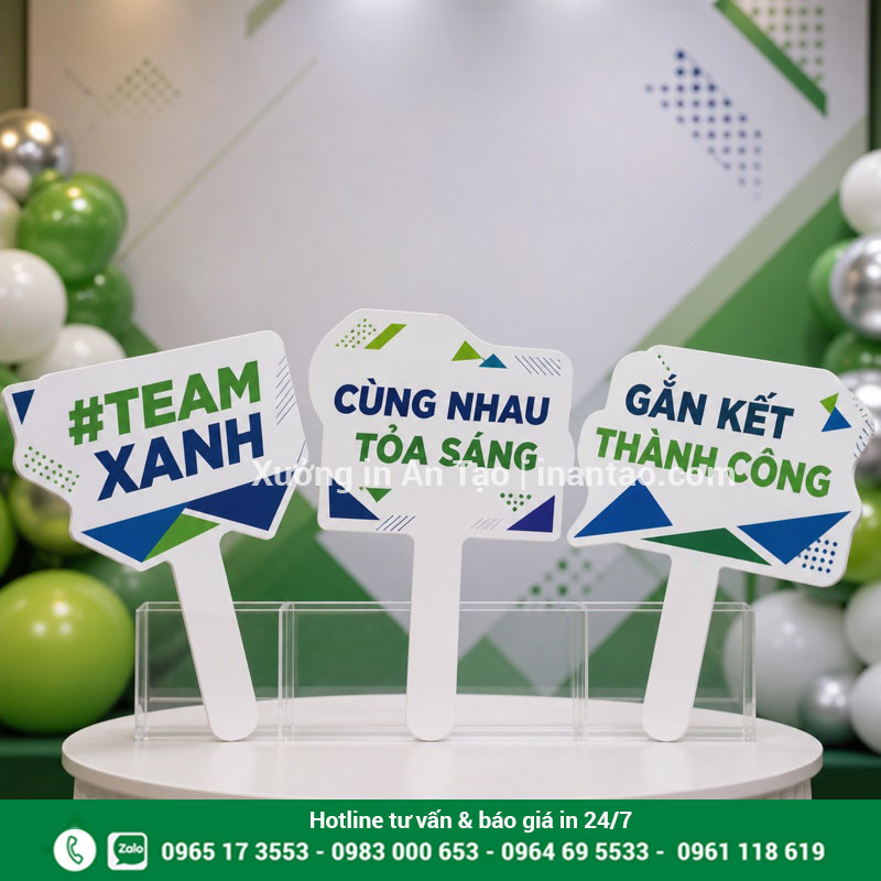 Hashtag cầm tay công ty theo bộ nhận diện Mẫu hashtag cầm tay công ty tông xanh dùng trong sự kiện nội bộ