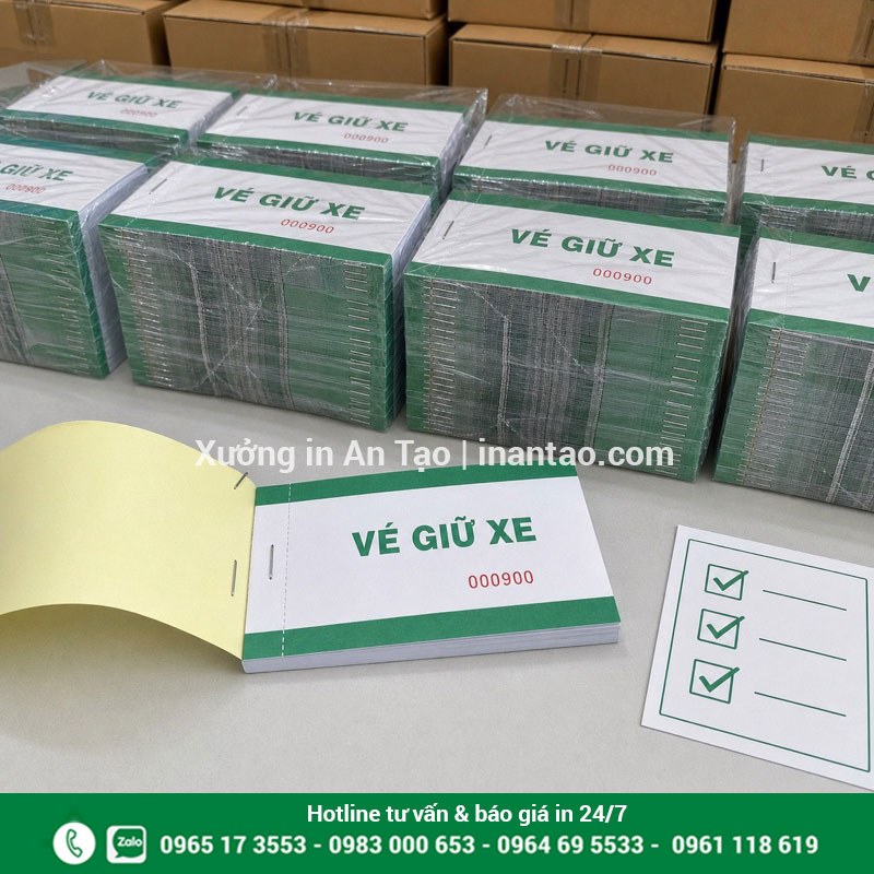 Kiểm tra thành phẩm vé giữ xe tại intemhcm.com Kiểm tra và đóng gói cuốn vé giữ xe trước khi giao hàng